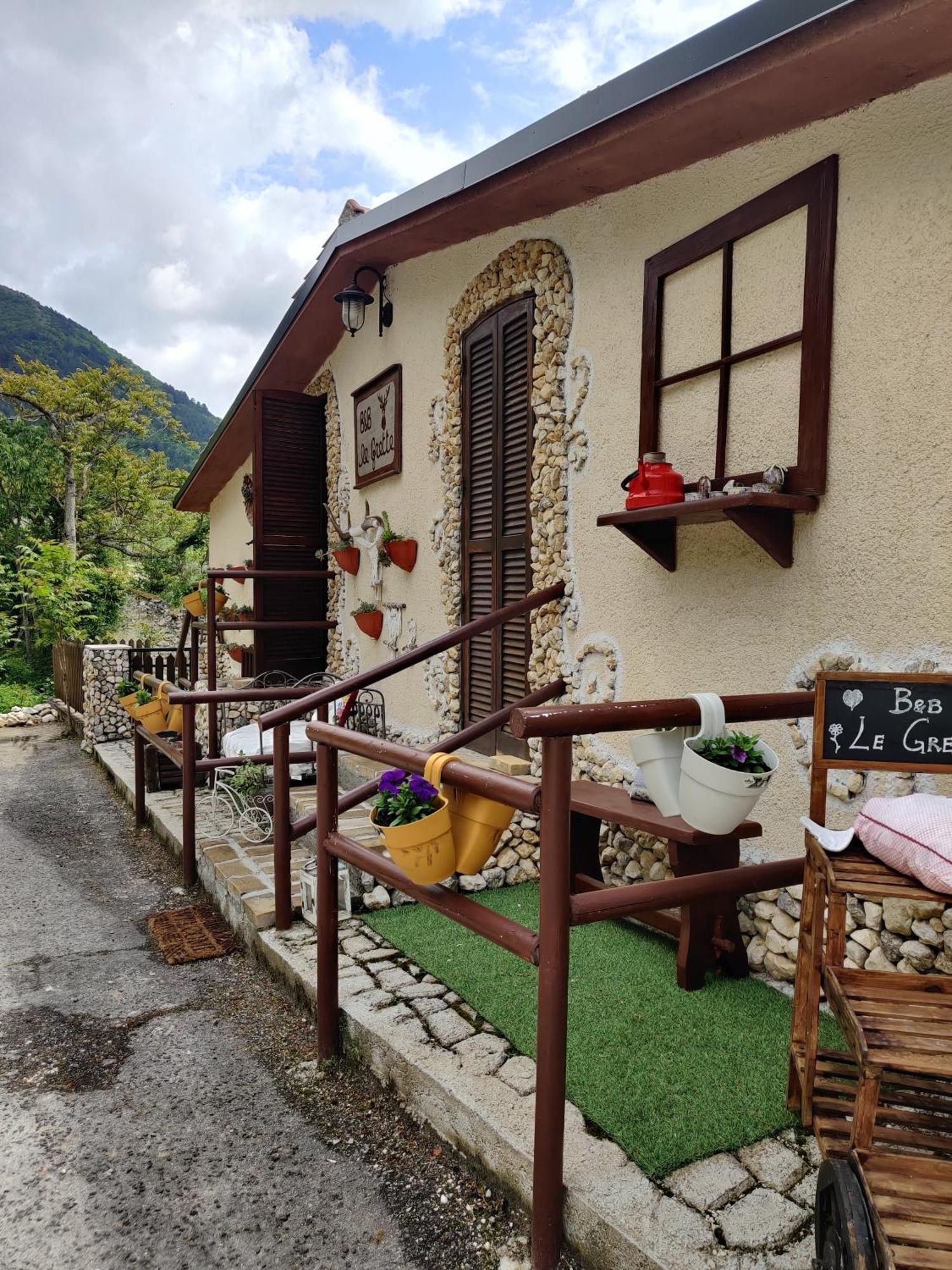 B&B Le Grette Gioia Dei Marsi Bagian luar foto