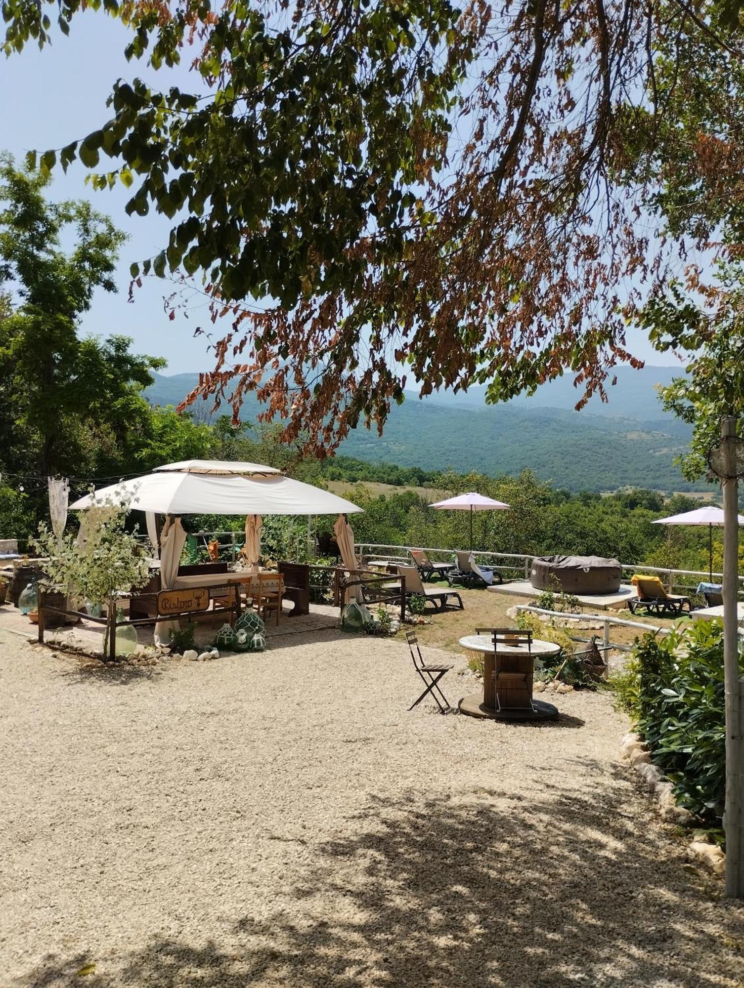 B&B Le Grette Gioia Dei Marsi Bagian luar foto